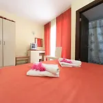 Golden Sun Hotel Adult Only מלון